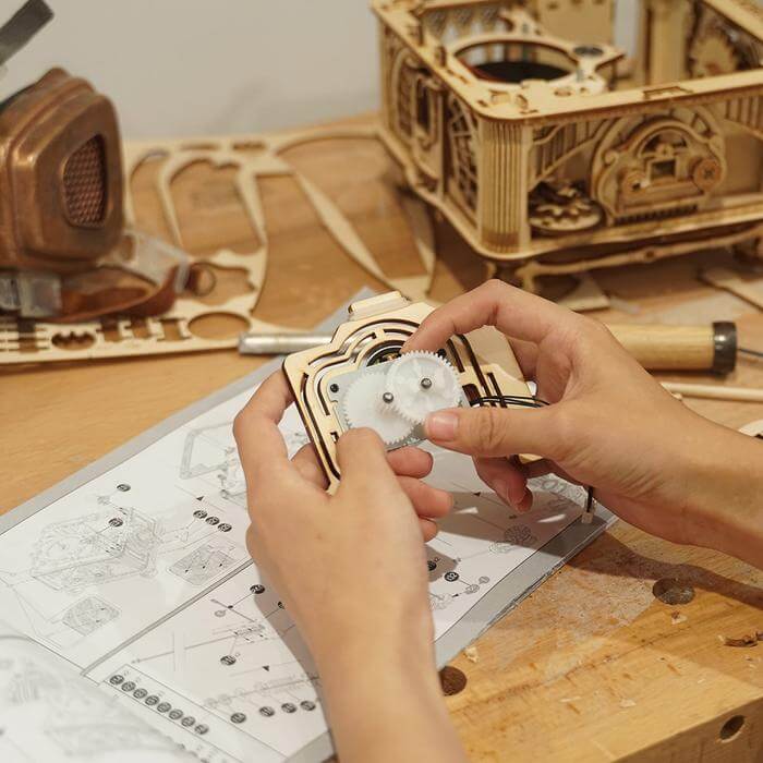 रोबोटाइम डिय क्रैंक क्लासिक ग्रेमोफोन लकड़ी मॉडल बिल्डिंग किट असेंबली खिलौना उपहार Lkb01